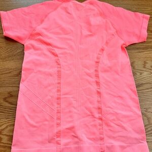 Tek Gear NWOT Essential Performance Top (L)